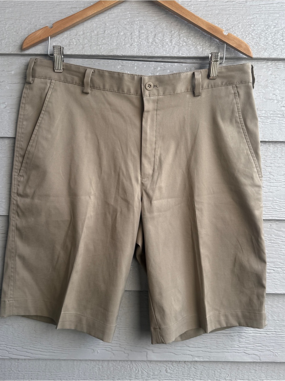 Nike Golf Dri-FIT Shorts Mens 34 Khaki Beige Golf Performance Flat Front